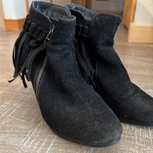 Breckelles Black Suede Ankle Booties with Fringe